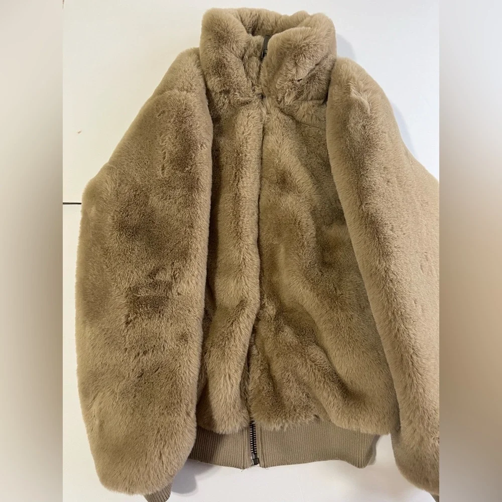 NWT XS Camel 🐪 Faux Fur Bomber Jacket - Picture 6 of 8